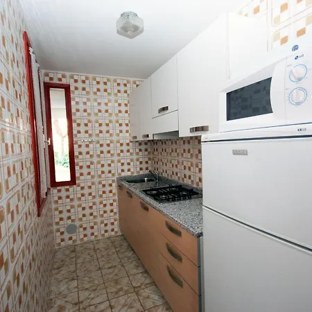 Village 利尼亚诺萨比亚多罗