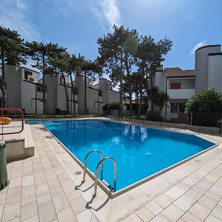 Village * 利尼亚诺萨比亚多罗