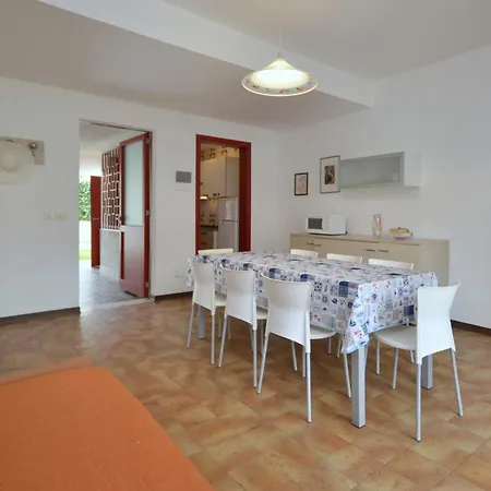 Village Apartment *